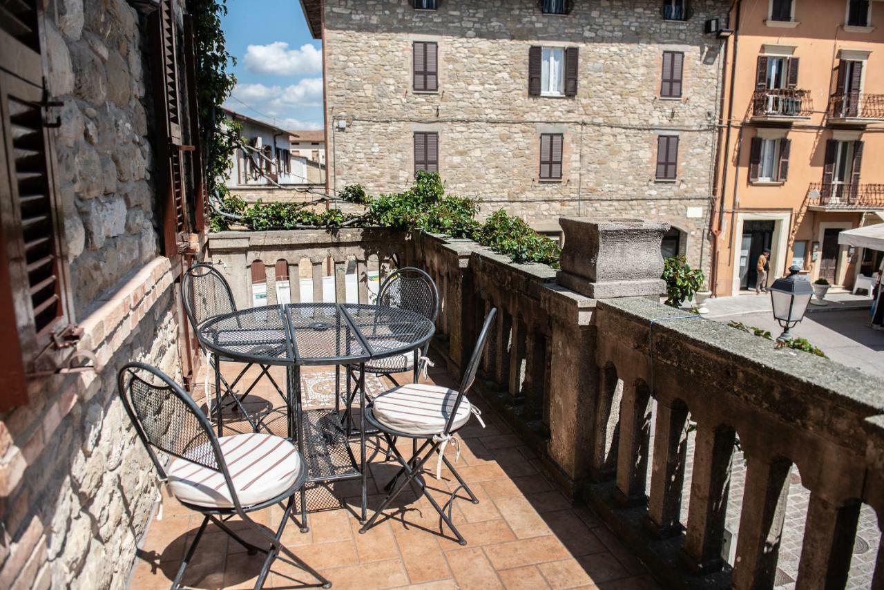 La Rosa Di Francesco Inn Valfabbrica Luaran gambar