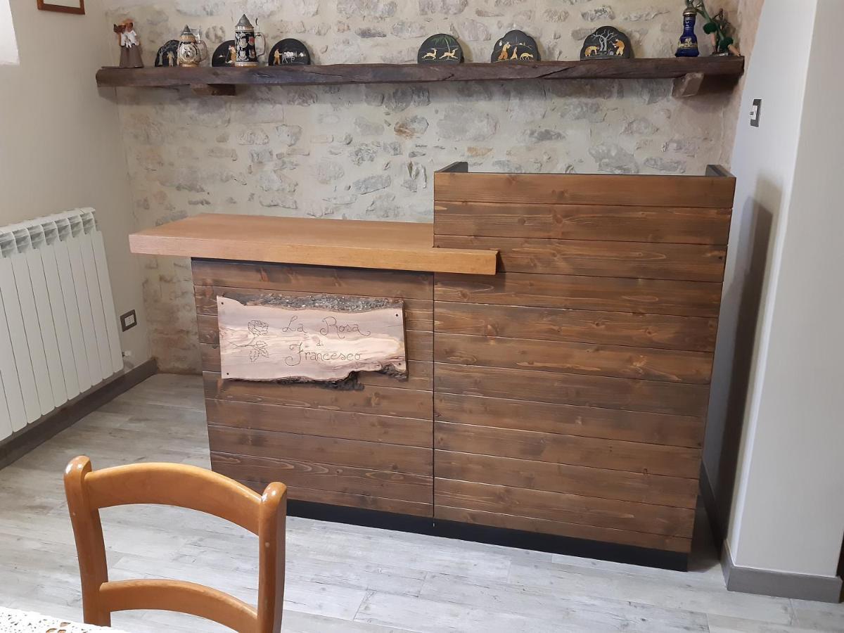 La Rosa Di Francesco Inn Valfabbrica Luaran gambar